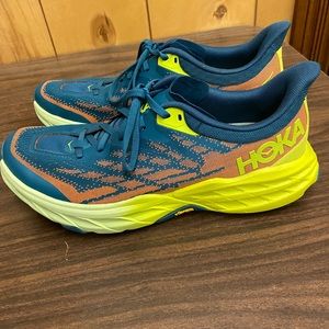 Hoka Speedgoat 5’s Size 10.5